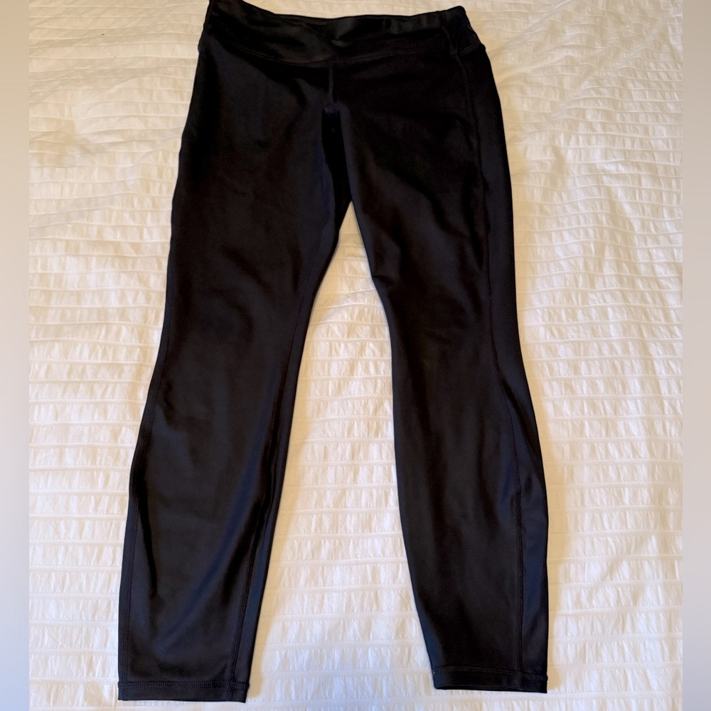Athleta Black Shiny 7/8 Elation Leggings sz M EUC